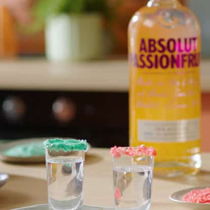 /wp-content/uploads/drink_absolut-passionfruit-sherbet-shot_9x16.jpg