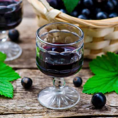 black currant liqueur