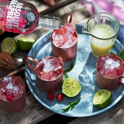 Moscow Mule variation - The Raspberry Mule made with Absolut Raspberri.