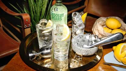 absolut pears lemonade